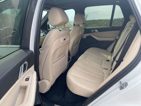 Used 2021 BMW X5 xDrive40i w/ Convenience Package AWD/4WD image 12