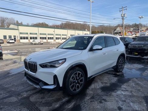 New 2026 BMW X1 xDrive28i w/ Technology Package image 3