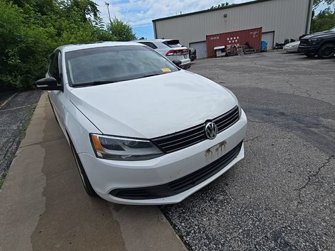 Used 2012 Volkswagen Jetta SE FWD image 11