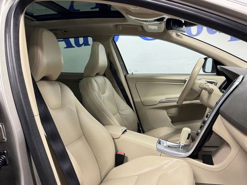 Used 2012 Volvo XC60 T6 image 9