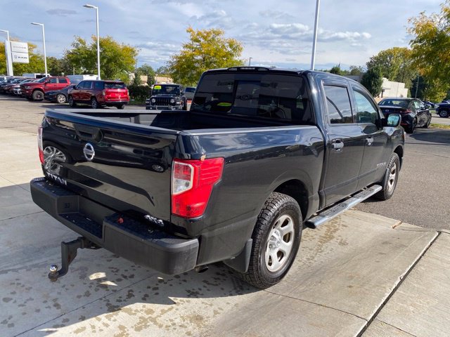 Used 2018 Nissan Titan SV AWD/4WD image 3