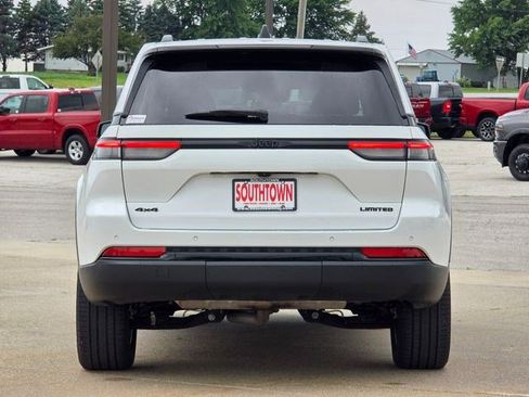 Certified 2023 Jeep Grand Cherokee Limited w/ Black Appearance Package AWD/4WD image 7