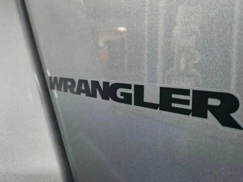 Used 2017 Jeep Wrangler Sahara image 49