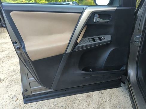 Used 2014 Toyota RAV4 XLE image 14