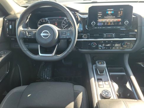 Used 2024 Nissan Pathfinder SV AWD/4WD image 15