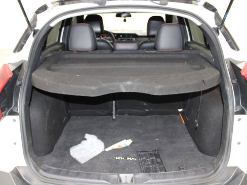 Used 2020 Nissan Kicks SR w/ SR Premium Package image 13