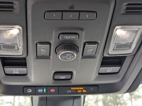 Used 2021 Chevrolet Tahoe High Country w/ Premium Package image 27