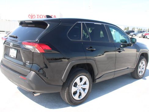 Certified 2024 Toyota RAV4 LE AWD/4WD image 3