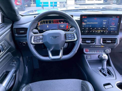 Used 2025 Ford Mustang Coupe image 6