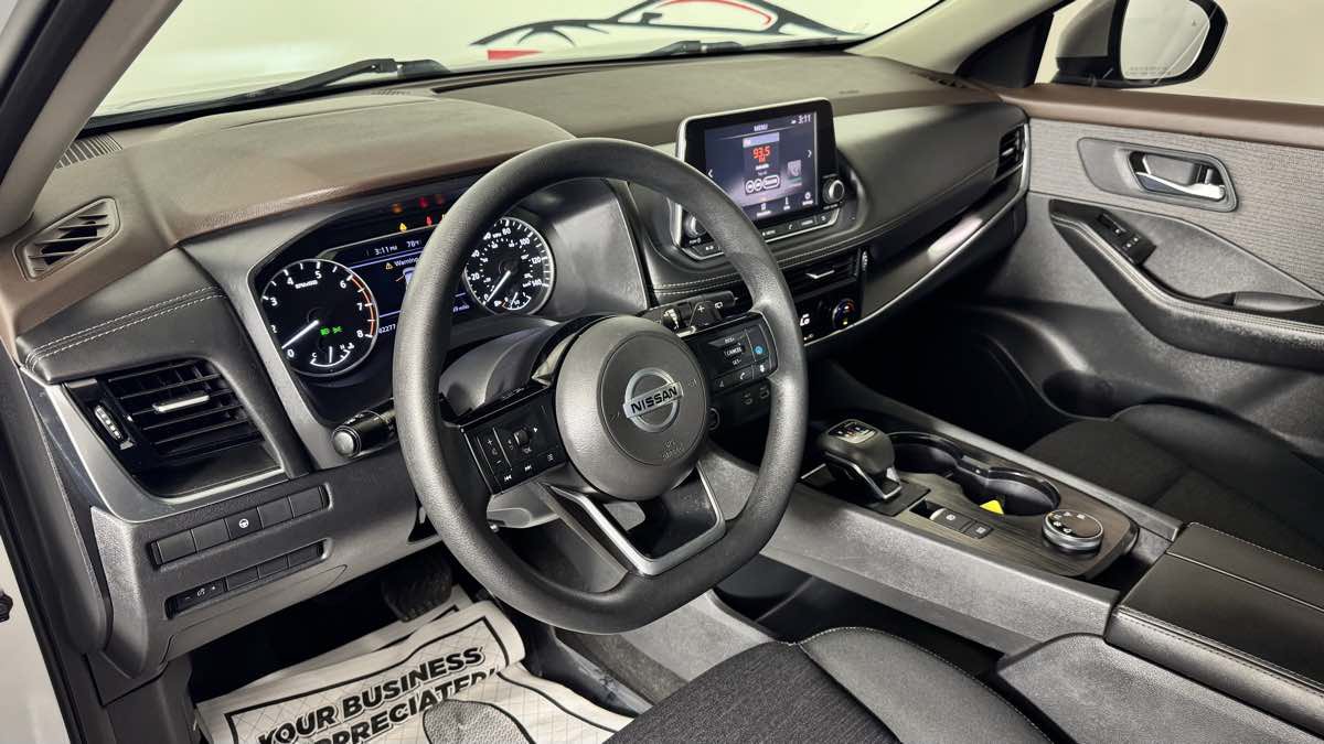 Used 2021 Nissan Rogue SV AWD/4WD image 14