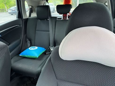 Used 2019 Honda Fit LX image 9