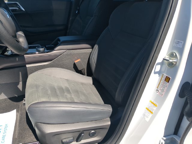 Used 2025 Mitsubishi Outlander SE FWD image 23