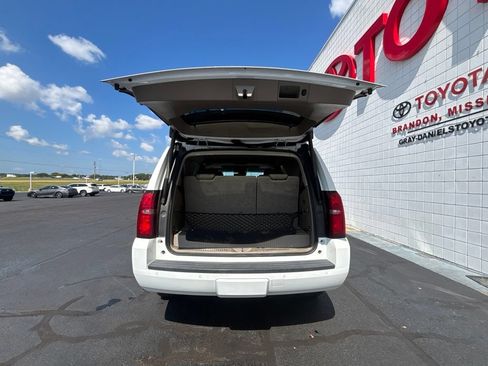 Used 2019 Chevrolet Tahoe LT w/ Luxury Package AWD/4WD image 32