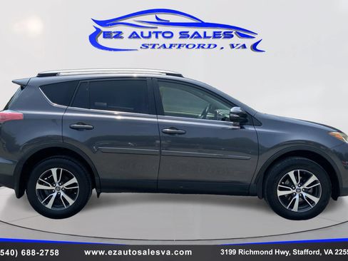 Used 2017 Toyota RAV4 XLE w/ Plus Special Value Package AWD/4WD image 4