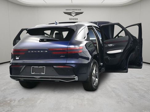 Used 2026 Genesis GV70 2.5T Advanced AWD/4WD image 9