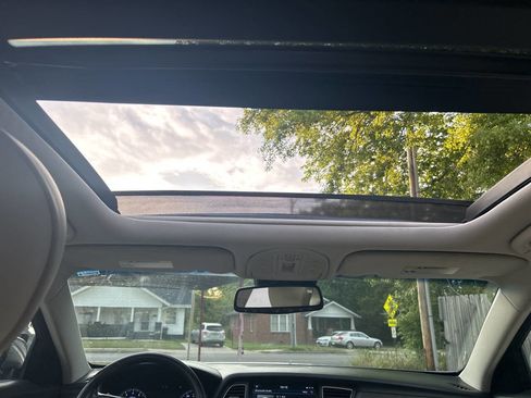 Used 2017 Genesis G80 3.8 w/ Option Group 03 image 20