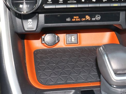 Used 2024 Toyota RAV4 Adventure image 19