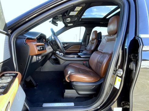 Used 2021 Lincoln Aviator Reserve w/ Equipment Group 210A image 10