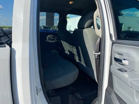 Used 2018 RAM 1500 Classic SLT AWD/4WD image 15