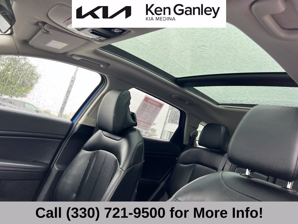 Certified 2026 Kia Sportage EX w/ EX Panorama Roof Package FWD image 41