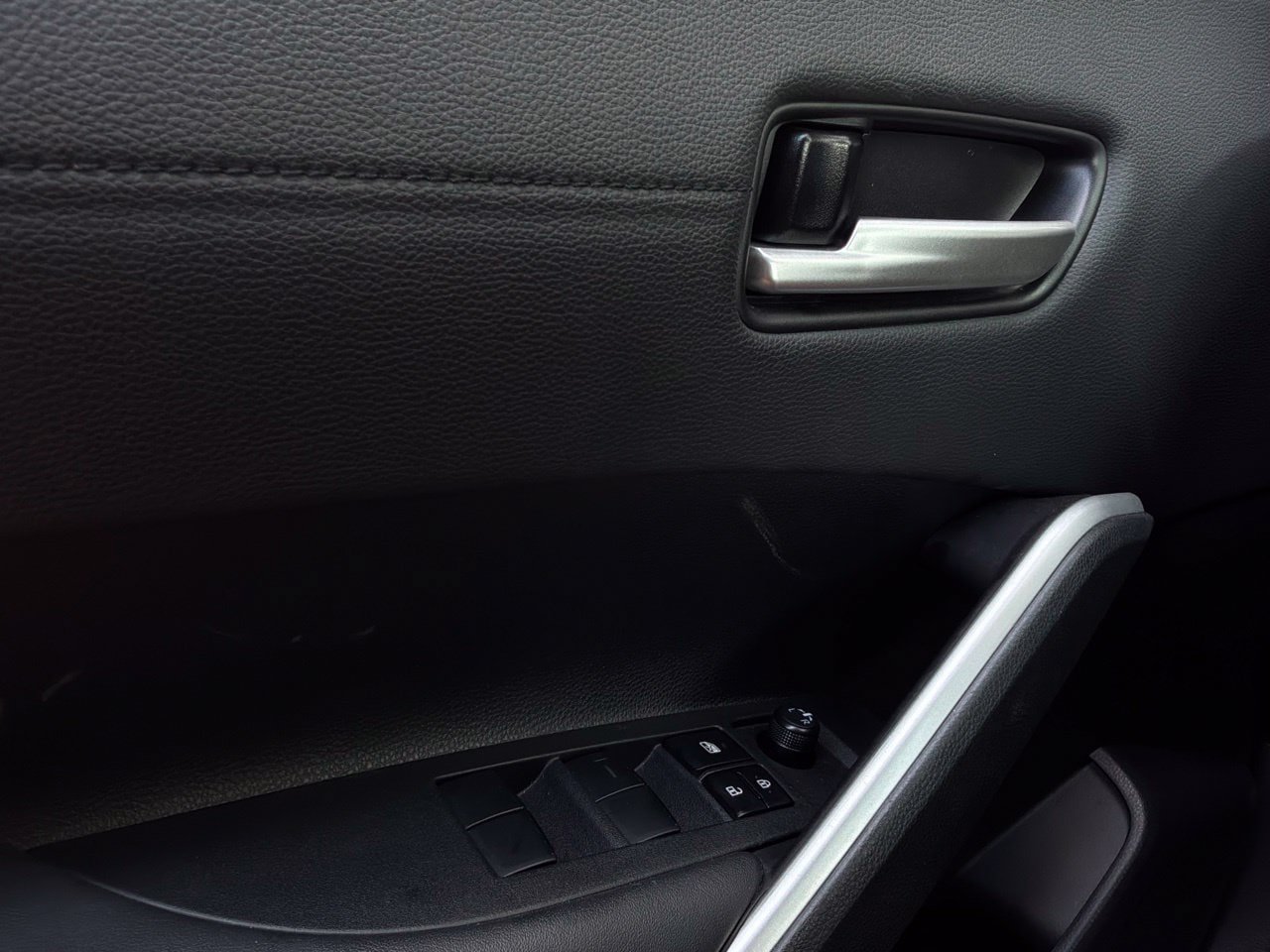 Used 2026 Toyota Corolla Cross XLE FWD image 22