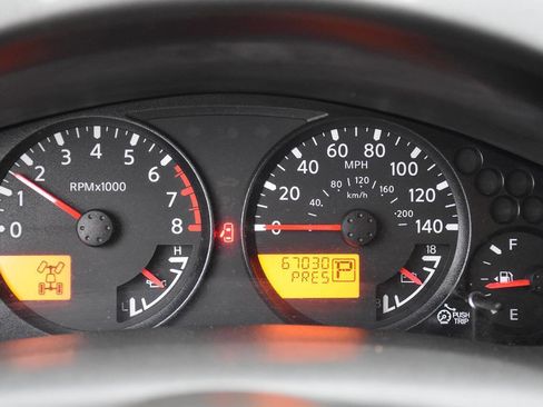 Used 2011 Nissan Frontier SV w/ SV Premium Utility Pkg AWD/4WD image 14