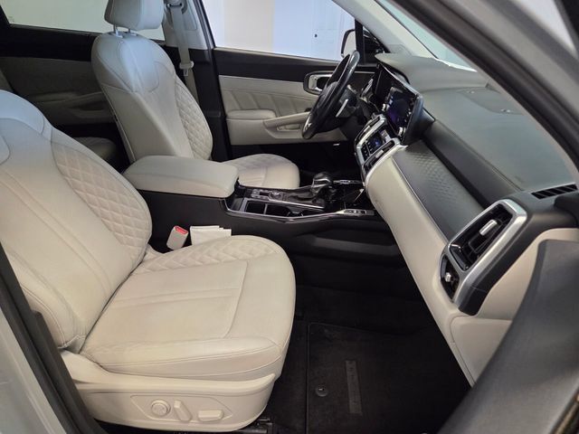 Used 2023 Kia Sorento SX AWD/4WD image 16