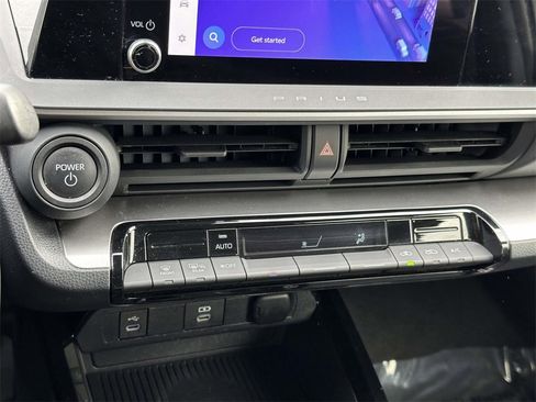 Used 2024 Toyota Prius LE image 5