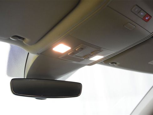 Used 2019 Volkswagen Atlas SE image 25