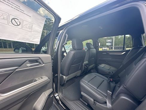 New 2026 GMC Acadia Elevation w/ Elevation Premium Package FWD image 17