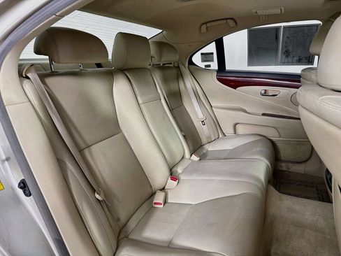 Used 2010 Lexus LS 460 RWD image 35