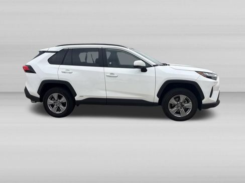 Used 2025 Toyota RAV4 XLE AWD/4WD image 3