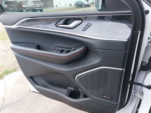 Used 2022 Jeep Grand Cherokee Trailhawk AWD/4WD image 23