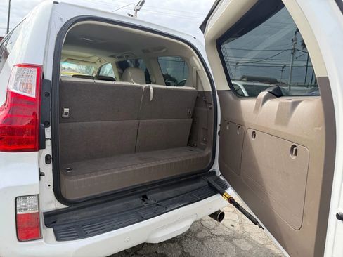 Used 2010 Lexus GX 460 image 15