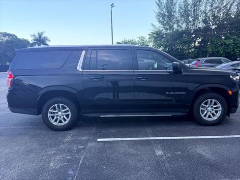 Used 2021 Chevrolet Suburban LS RWD image 7