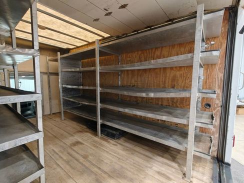 Used 2018 Ford E-350 and Econoline 350 Super Duty w/ Power Windows & Locks Group image 24