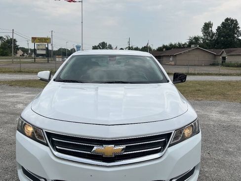 Used 2017 Chevrolet Impala LT FWD image 3