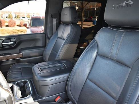 Used 2020 Chevrolet Silverado 1500 High Country w/ Technology Package image 12