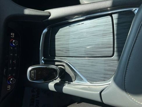 Used 2020 Buick Enclave Premium w/ Sun and Sites Package image 22