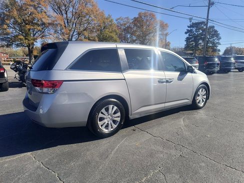 Used 2016 Honda Odyssey SE image 5