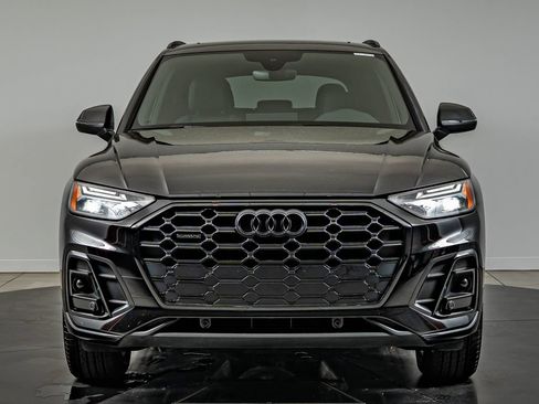 Used 2024 Audi Q5 2.0T Premium w/ Summer of Audi Package AWD/4WD image 2