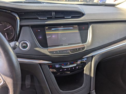 Used 2017 Cadillac XT5 Luxury image 18