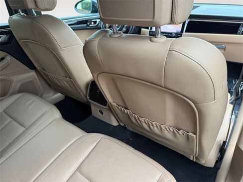 Used 2021 Porsche Macan image 27