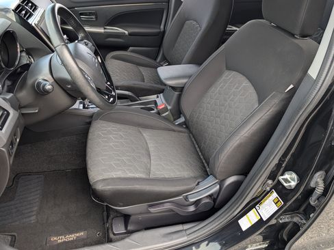 Used 2020 Mitsubishi Outlander Sport SE FWD image 16