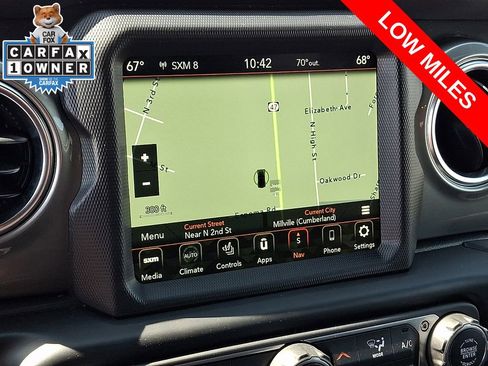 Used 2022 Jeep Wrangler Unlimited Sahara w/ Cold Weather Group AWD/4WD image 16