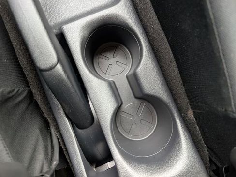 Used 2019 Nissan Kicks SV image 27