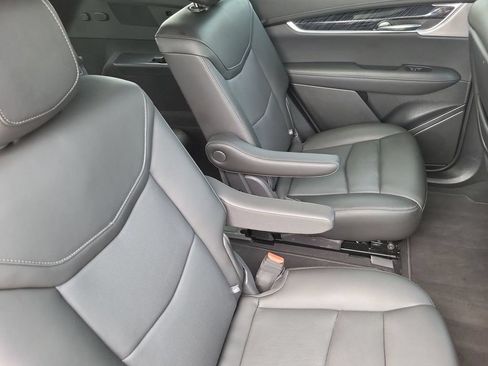 Used 2025 Cadillac XT6 Premium Luxury AWD/4WD image 34