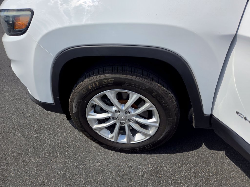 Used 2019 Jeep Cherokee Latitude w/ Popular Appearance Group AWD/4WD image 10