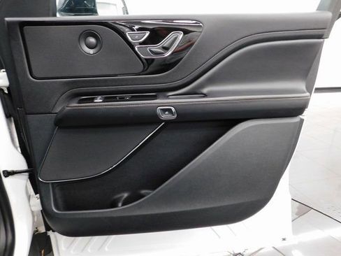 Used 2023 Lincoln Aviator Reserve image 35