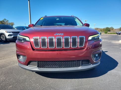 Used 2019 Jeep Cherokee Latitude w/ Popular Appearance Group image 2